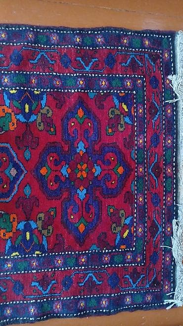 gules doseyi: Əl toxuması xalça - Naxış: Mərkəzdə simmetrik medalyonlu kompozisiya — 3