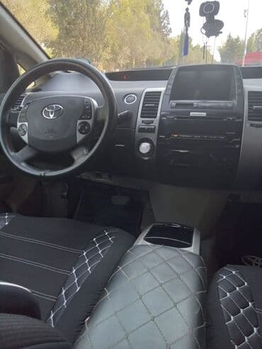 şüşə silən matoru: Toyota Prius Hybrid – liftbek - Yanacaq sistemi: hibrid (benzin + — 6