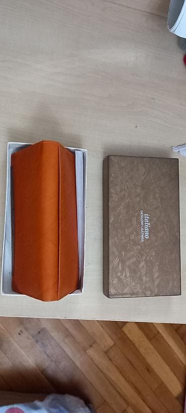 pul kiseleri: Təmiz dəri cüzdan.Hədiyyəlik mal.
Çox keyfiyyətli — 6