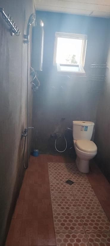 emircanda ev satisi: Kirayə verilir: 1 otaqlı kiçik mənzil (studiyaya bənzər plan) Təsvir — 8