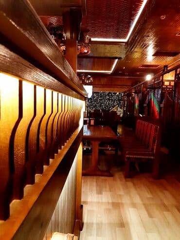 işci elanlari: Ofisiant tələb olunur, Pivə barı, Ayda 2 dəfə ödəniş, 18-29 yaş, 1 ildən az təcrübə — 1