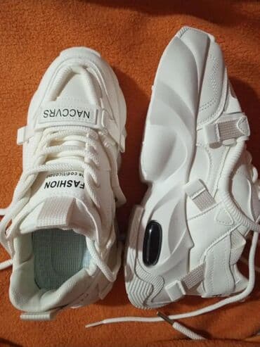 Биология: Onlayn zakaz vermişem 2 razmer böyük geldiyi üçün satıram 40 razmerdi — 2