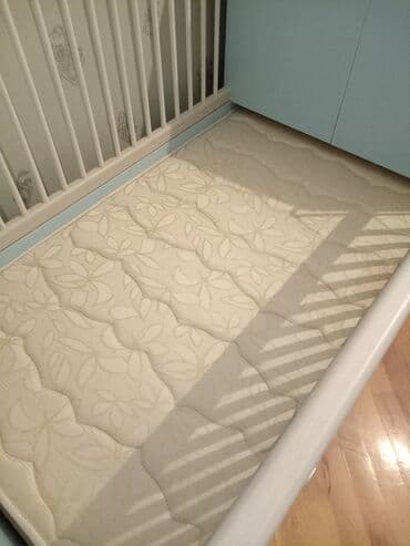 transformer masalar: Oğlan və qız üçün, Dördbucaq, Beşik, Dəst ilə, Matras ilə, Yellənmə mexanizmsiz — 4