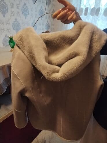 kurtkalar 2023: Qadınlar üçün isti qış gödəkçə - Model: qısa ölçülü, ön hissəsi tam — 3