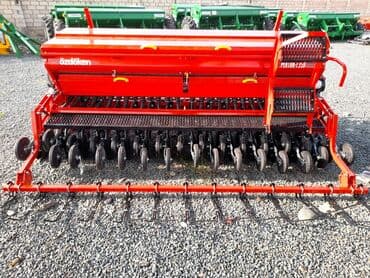 taxıl biçən kombaynlar: Taxıl səpən 28 saşnikli. Mərdanəli toxum gizlədənlərlə. Toxum gübrə — 1