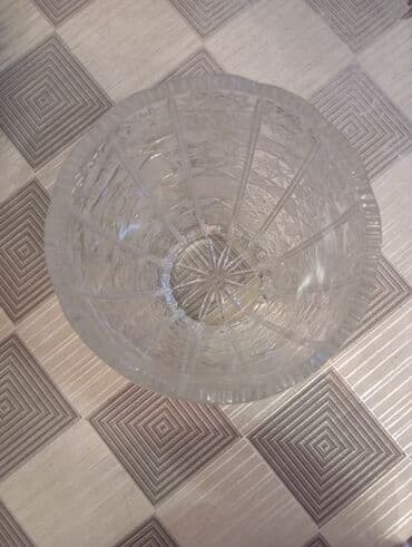 pion gülü: Bir vaza, Xrustal — 2