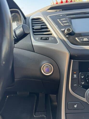 kia seed 2014: Hyundai Elantra: 1.8 l | 2015 il Sedan — 8