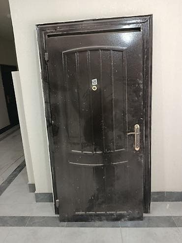 Dəmir giriş qapısı 80 m - Material: qalın polad/dəmir konstruksiya -