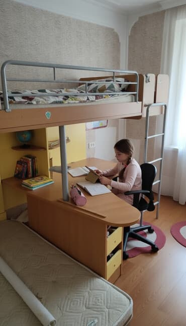 türk sobası fransa: Türkiyənin Çilək firmasının 2 mərtəbəli möhkəm çarpayı dəsti. Dəstə 2 — 1