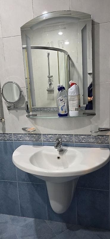 Vanna otağı üçün asma güzgü və keramika əl-üz yuma lavabosu dəsti -