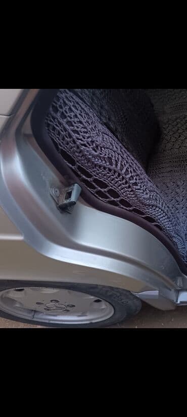 qadın maşınları ucuz: Mercedes-Benz 190E sedan - Korpus: 4 qapılı sedan, “bej/qızılı” rəng — 8