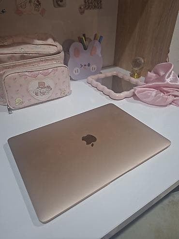 Apple MacBook, 13.3 ", Apple M1, 256 GB — 5