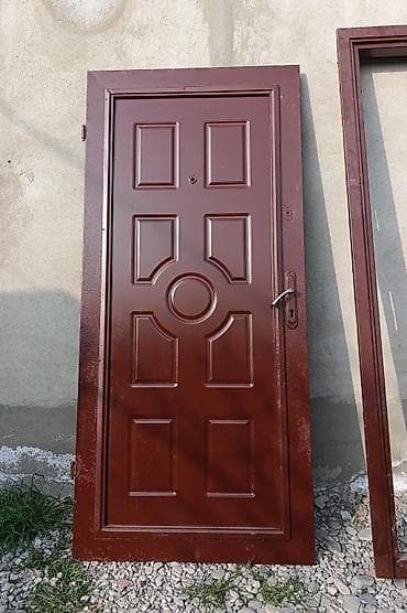 Потолок: Dəmir seyf qapı satılır. 
Nömrə ilə əlaqə saxlayın 
050(55) 462 64 74 — 1