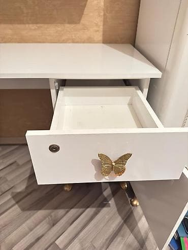 istolar: Ağ rəngdə iş/oxu masası və divar rəfi dəsti - Material: laminat/MDF — 4