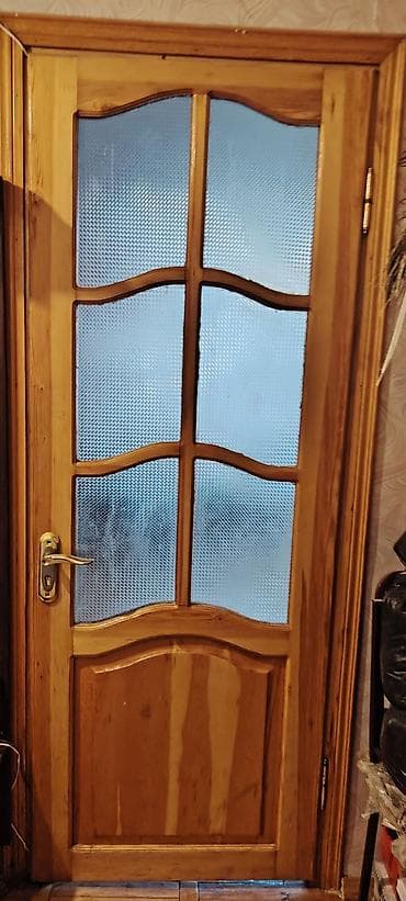 Qapılar və aksessuarlar: Taxta interyer qapısı - Material: tam ağac (şam tonlarında), təbii — 2