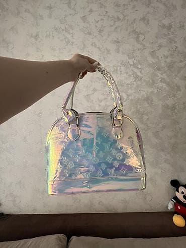 Əl çantası, Louis Vuitton