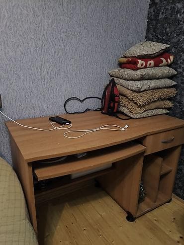 Dördbucaq masa, Polkalı, Siyirməli, Sadə laminat — 1