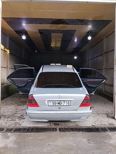 mersedes sukanı: Mercedes-Benz C-Class: 1.8 l | 1998 il Sedan — 2
