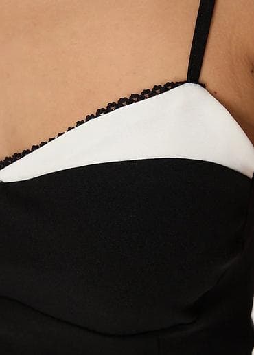 Qadın topu – iki rəngli - Model: nazik askılı, V-kəsimli. - Rəng — 2