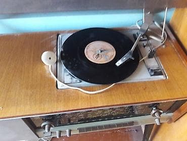 akustik gitara simi: Antikvar radio. 1960-cı ilin radiosudu — 2