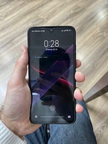 telefin: Smartfon – 6.3” displeyli, damla formalı ön kamera oyuğu olan model — 2