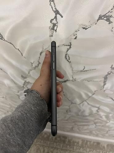 iphone 11 telefon: IPhone 11, Qara, Face ID — 2