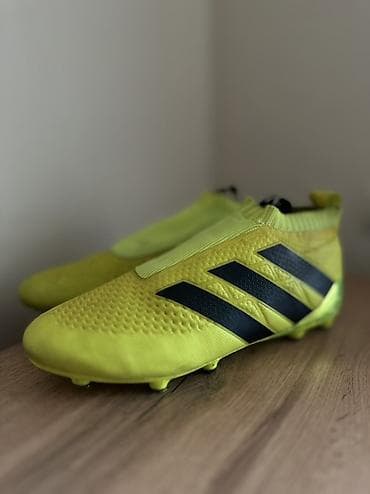 Butslar: Butslar Adidas, Ölçü: 42, İşlənmiş — 1