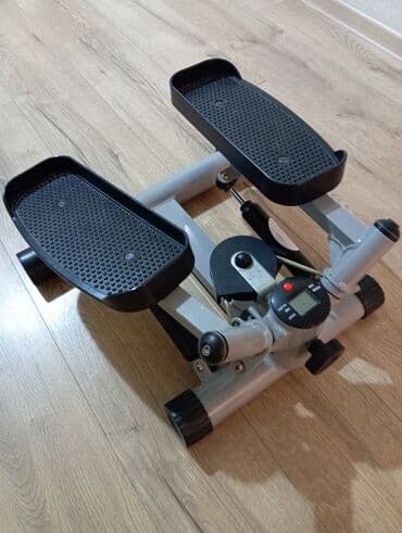 evde islemek imkanı: Mini stepper trenajor - İki böyük sürüşməz pedallı kompakt ev — 1