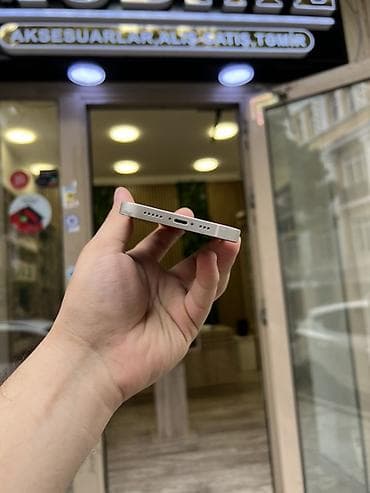 a80 qiyməti: IPhone 13, 128 GB, Ağ, Face ID — 3