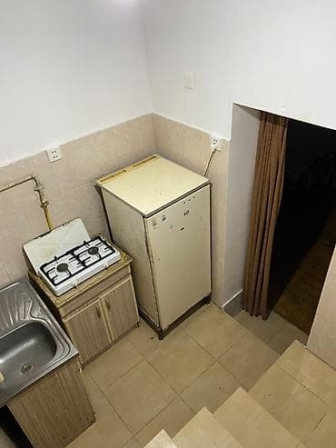 neftciler: Kirayə üçün sadə, tam mebellı kiçik mənzil/otaq. Plan və təchizat: - — 1