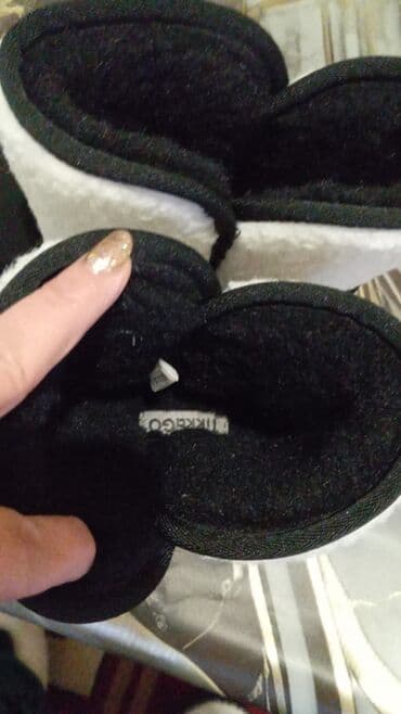 Uşaq üçün qış çəkmələri - Rəng: qara-ağ (xarici hissə qara, baldır