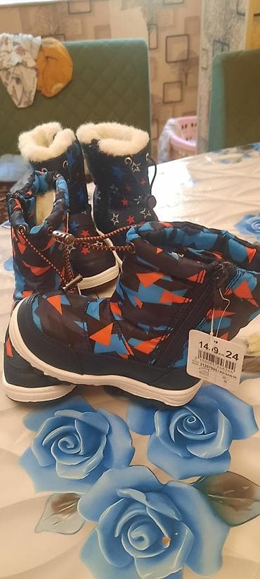 Tezedi rasiyanindi.ceki usdunde .qiymetinden asagi qoymusam.24 razmer — 4