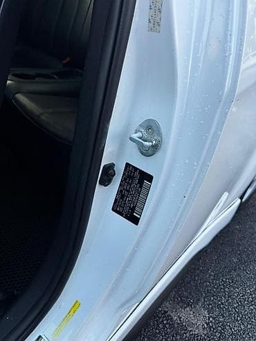 fara chanqan: Hyundai Veloster, ağ rəng, 3 qapılı kupe/gətbek kuzov. Azərbaycanda — 10