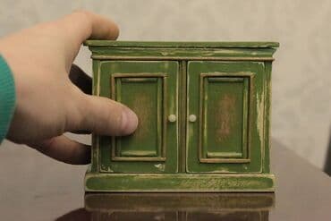 Musiqi alətləri: Miniatur skaf modeli — 1