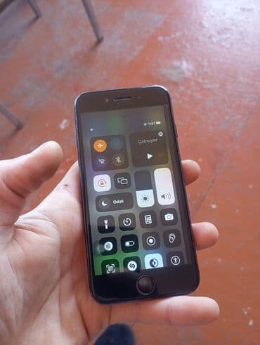 наушники apple: IPhone 7, 32 ГБ, Jet Black, Отпечаток пальца — 1