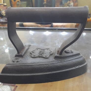 qədimi qəpiklər: Antik dəmir ütü (İngiltərə, XIX əsr) Nadir dövrə aid tökmə dəmirdən — 1