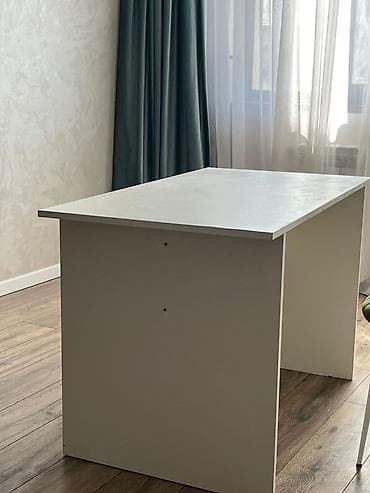 toaletni sto: Kompüter masası, Açılmayan, Laminat, Dördbucaq masa — 1