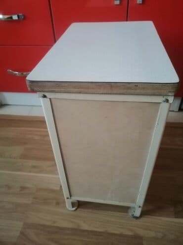 ikinci əl unitaz: Ящик -табуретка д/хранения овощей. Пр-во: СССР. Размеры 49*43*25 см — 7