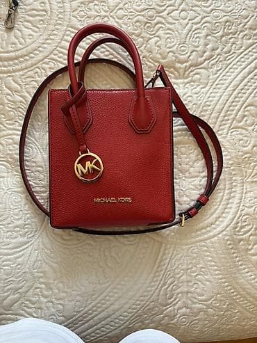 Çiyin çantası, Michael Kors