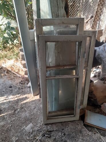 otağ qapı: Taxta pəncərələr, iki bölməli dizayna malikdir. Bu pəncərələr şüşəli — 3