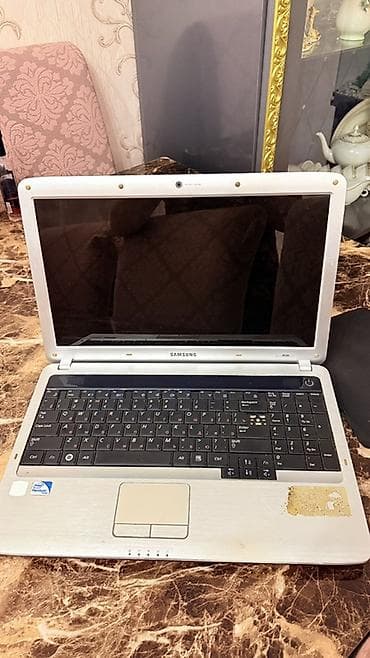 Samsung noutbuk + simli siçan dəsti - Brend/model: Samsung (qırmızı