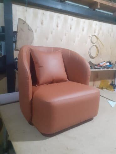 rəngli karandaşlar: Zümrüd yaşıl rəngli, qabarıq tikişli “midiya qabığı” formasında dizayn — 3