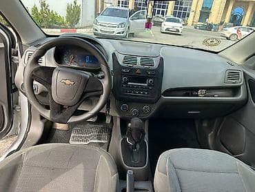 niva oturacaqlar: Chevrolet Cobalt: 1.6 l | 2024 il 120000 km Sedan — 8