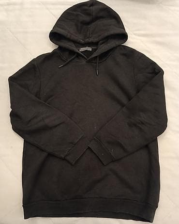 Qadın ayaqqabıları: 1 ədəd Sviter- S 2 ədəd Kopùşonlu qalın jaket(tolstovka)- XL 1 — 2