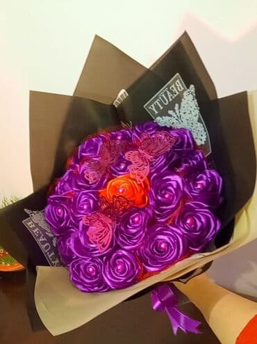 искусственные цветы баку: Bənövşəyi rəngli, 21 ədədli gül buketi, 18 manat. Sevdiklərinizə — 3