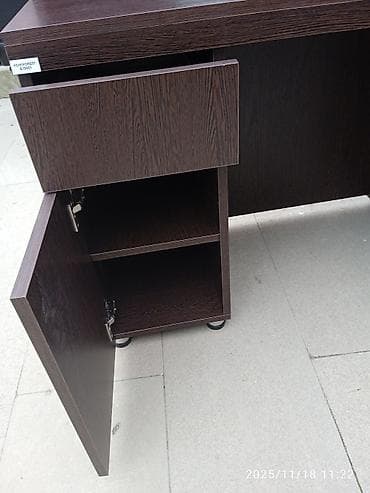 fen turbo: Salon üçün vizaj/berber masası – güzgülü, rəfli, saxlama yerləri ilə — 3