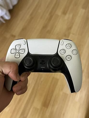 PlayStation 5 (Diskli versiya) + 2 ədəd DualSense kontroller Qutu