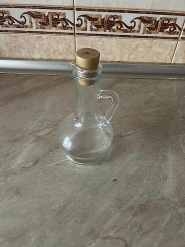 Şüşə yağ/ sirkə qabı - Material: şəffaf, qalın divarlı şüşə - Həcm