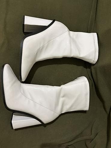 женские сапоги новые: Ağ rəngli qadın botları (İngiltərədən alınıb) — 1