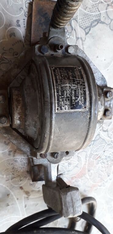 Sovet istehsalı “Elektroinstrument” markalı sənaye vibrasiya mühərriki